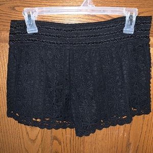 Beautiful croqueted black shorts.